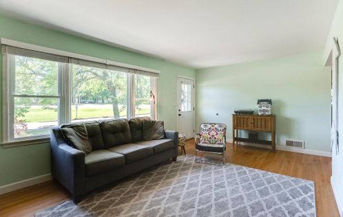 207 County Rd F, Saint Paul MN 55110-3845 exterior