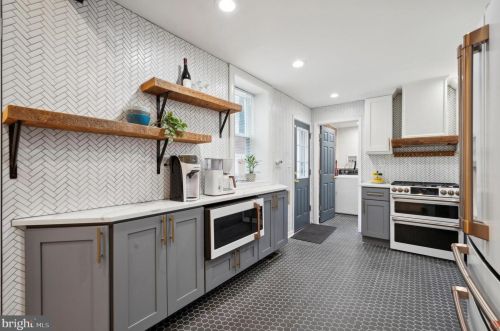 1131 Catharine St, Philadelphia PA 19143-2615 exterior