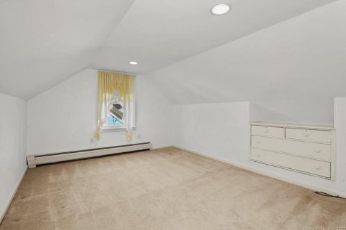 70 Kohary Dr, Milford CT 06460-4949 exterior