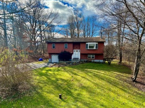 149 Freezer Rd, Middletown, NY 10941-3309