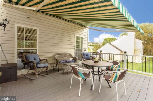 37 Louvain Dr, Hanover PA 17331-8696 exterior