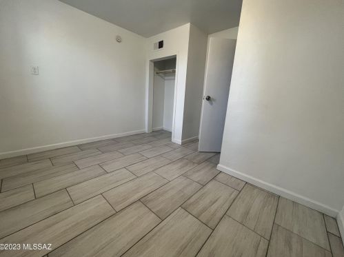 427 29th St, Tucson AZ  85713-2948 exterior