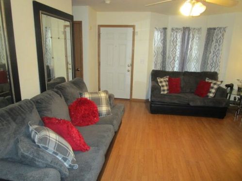 2555 33, Milwaukee WI 53215-2806 exterior