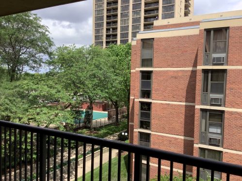 2941 Michigan Ave, Chicago IL  60616-0047 exterior