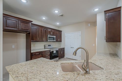 261 Paseo Del Chino, Green Valley, AZ 85614-3741