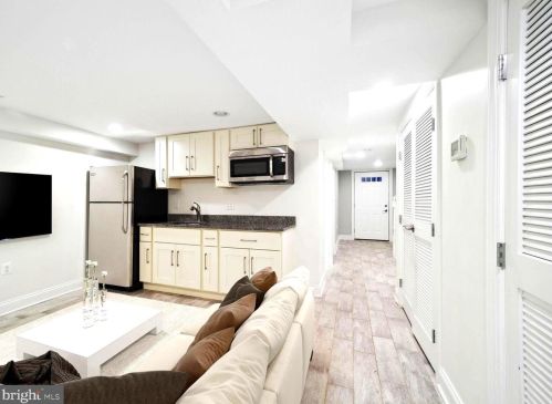 226 S St, Washington DC  20002-1526 exterior