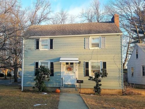 1763 Carew St, Springfield, MA 01104-1438