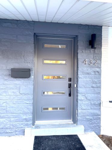 432 Hampshire Ave, Elmhurst, IL 60126-4104