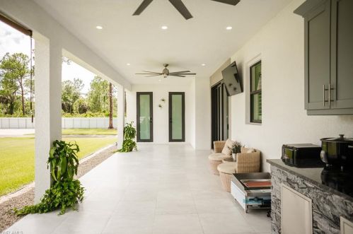 2844 10 Ave, Naples FL 34120-4929 exterior