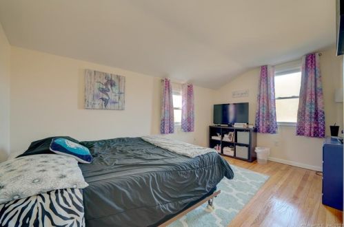 20 Orbit Dr, Enfield CT 06082-5528 exterior