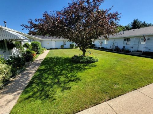 5917 Leisure South Dr, Grand Rapids MI 49548-6857 exterior