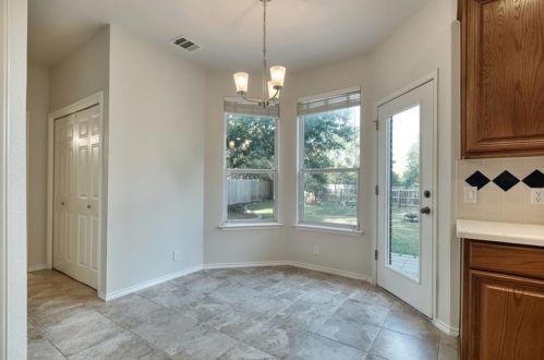 6804 Auckland Ct, Austin TX 78749-4135 exterior