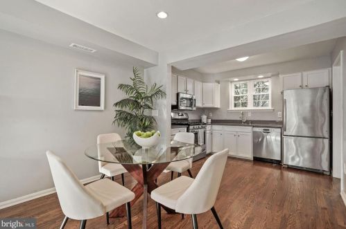 2216 Dearing St, Alexandria VA 22302-1804 exterior