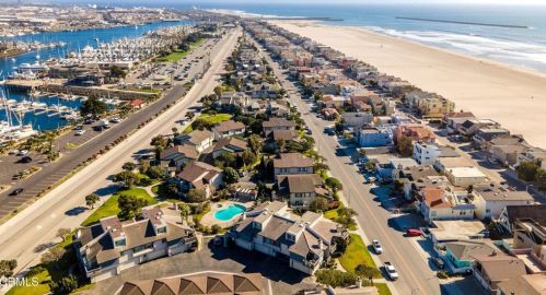 4534 Ln Brea St, Oxnard CA 93035-3931 exterior