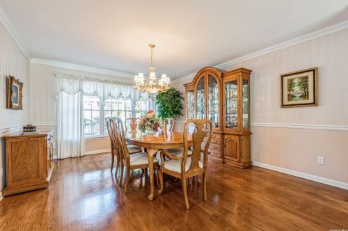 140 Hayrick Ln, Commack NY 11725-1232 exterior