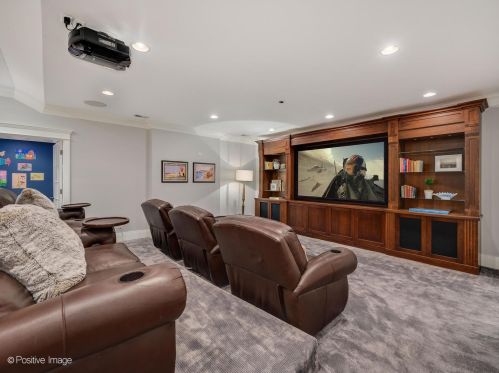 3720 Greenview Ave, Chicago IL 60613-3610 exterior