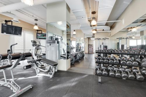 2 Erie St, Chicago IL  60611-2724 exterior