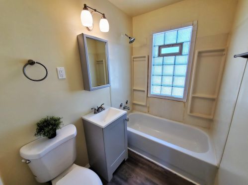 3746 61, Milwaukee WI 53216-2150 exterior