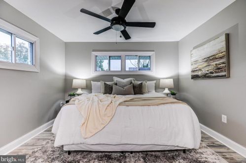 10 Ivy Ln, Glen Burnie MD 21060-7213 exterior