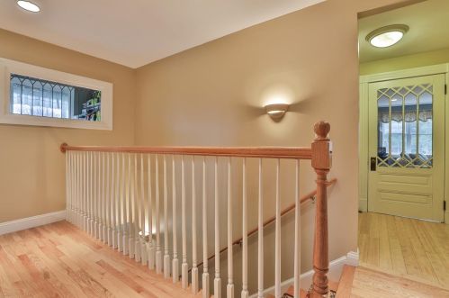 8 Oakmont Dr, Concord NH 03301-6916 exterior