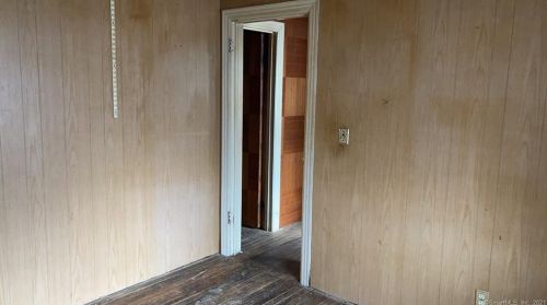 61 Derby Ave, Seymour CT 06483-3106 exterior