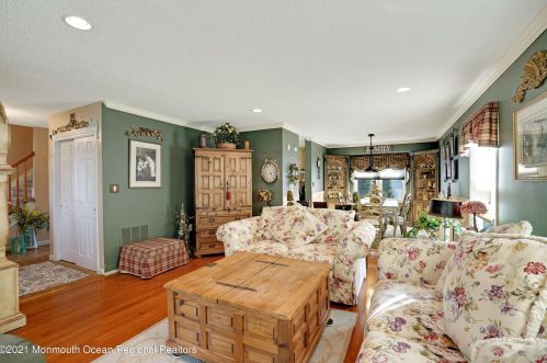 4 Cardinal Ct, Old Bridge NJ 08857-2793 exterior