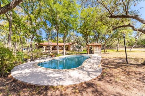 309 Rolling Oaks Ln, San Antonio TX 78253-5354 exterior