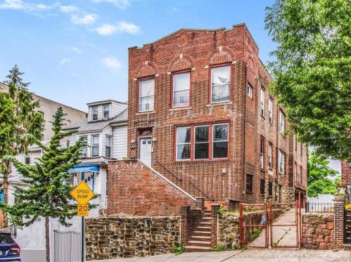 1923 Hennessy Pl, Bronx NY 10453-2910 exterior