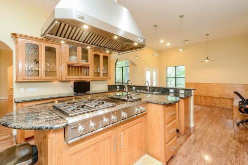 8827 Catamaran Way, Montgomery TX 77316-6881 exterior