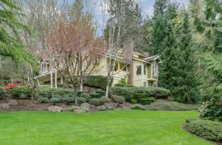 23402 17th Pl, Redmond, WA 98075-8112