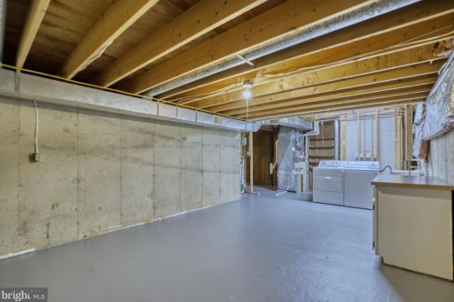 5823 Colfax Ave, Alexandria VA 22311-1013 exterior