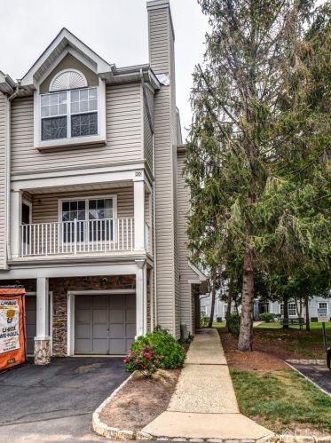 91 Inverness Dr, Edison NJ 08820-4654 exterior