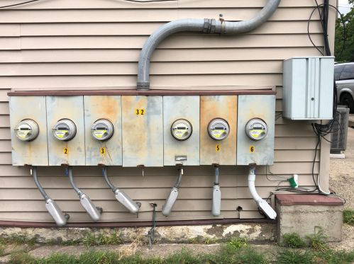 32 Hall St, Grand Rapids MI 49546-3841 exterior