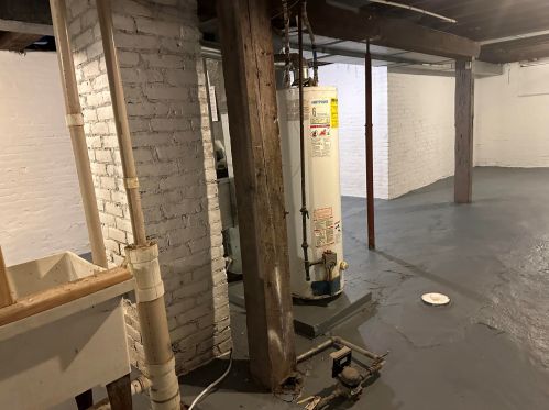 216 Center St, Milwaukee WI  53212-2841 exterior