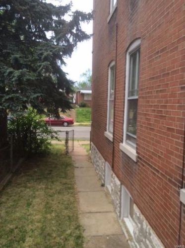 2826 Nebraska Ave, Saint Louis MO 63118-1336 exterior
