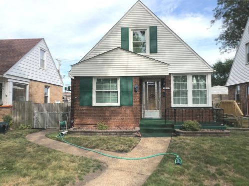 11135 Avenue, Chicago, IL 60617-6944