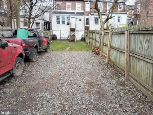 449 Ctr St, Trenton NJ 08611-3323 exterior