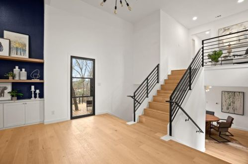 2100 Apricot Gln Dr, Austin TX 78746-7847 exterior