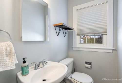 2151 Academy Dr, Grand Rapids MI 49503-3901 exterior