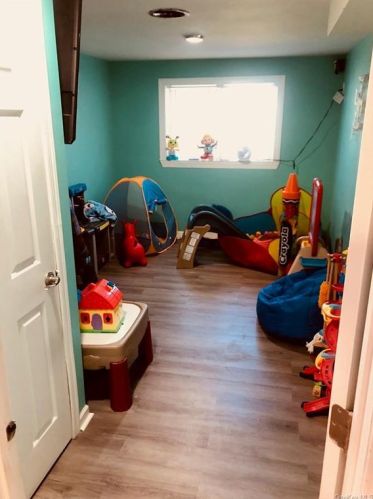 9 Jackson Rd, Poughkeepsie NY 12603-5825 exterior