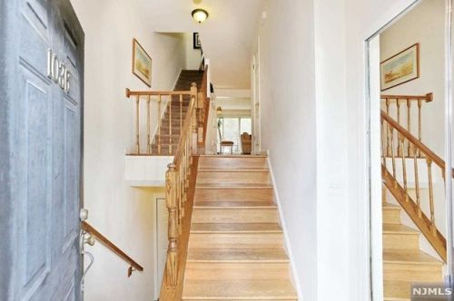 1036 Ash Dr, Mahwah NJ  07430-2350 exterior