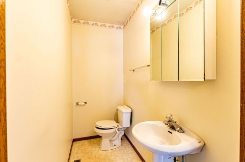 424 Berwick Blvd, Waukegan IL 60085-3408 exterior