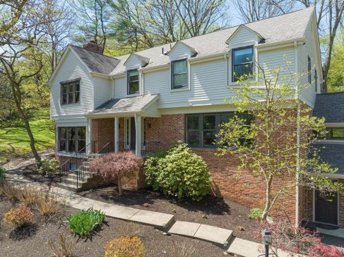 120 Pheasant Dr, Pittsburgh, PA 15238-2250