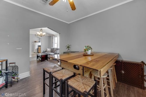 5725 Giddings St, Chicago IL 60630-2930 exterior