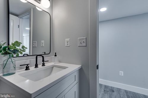 439 Newcomb St, Washington DC  20032-2650 exterior