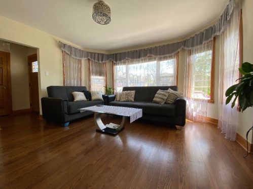 3948 Neva Ave, Chicago, IL 60634-2228