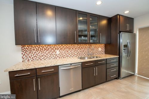 2932 Juniper St, Philadelphia PA 19148-4951 exterior