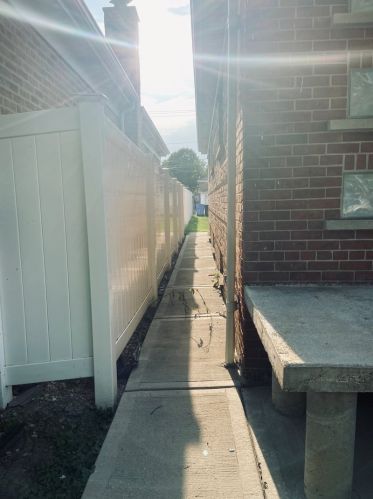 9822 King Dr, Chicago, IL 60628-1505