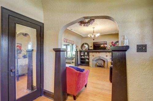 2106 34, Milwaukee WI 53215-2301 exterior