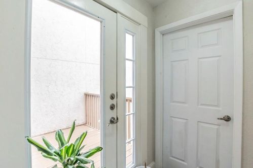 12542 Burninglog Ln, Dallas TX 75243-2118 exterior